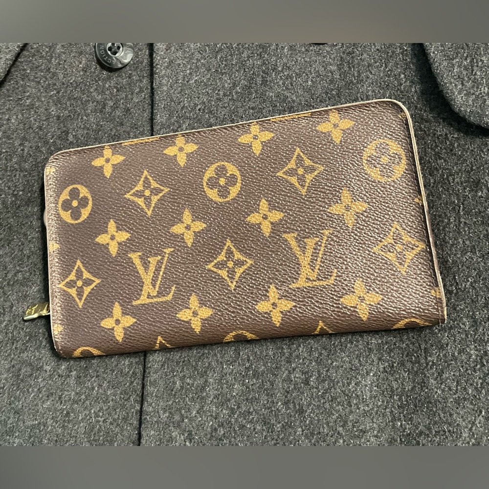 ✅ AUTHENTIC ZIP LONG WALLET LOUIS VUITTON - Picture 2 of 13